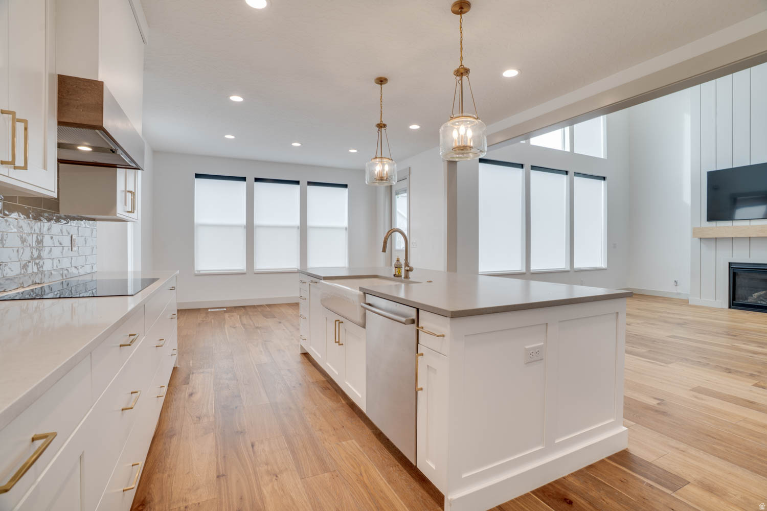 VIVIAN ESTATES - Residential