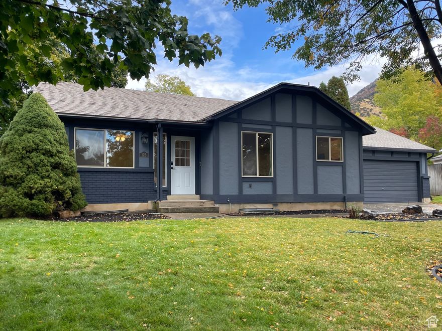 Remodeled and ready for You! What's to Love: Quiet Culdesac location, Newly remodeled Kitchen, new LVP flooring, open floorplan, Huge primary bedroom suite, downstairs offers a complete Salon set up with its own entrance, or this area can be an ADU (Accessory Dwelling Unit)by replacing salon chair/ sink with a kitchenette along that same wall. An ADU, when rented should bring $1200 or more per month to help offset your mortgage payment.