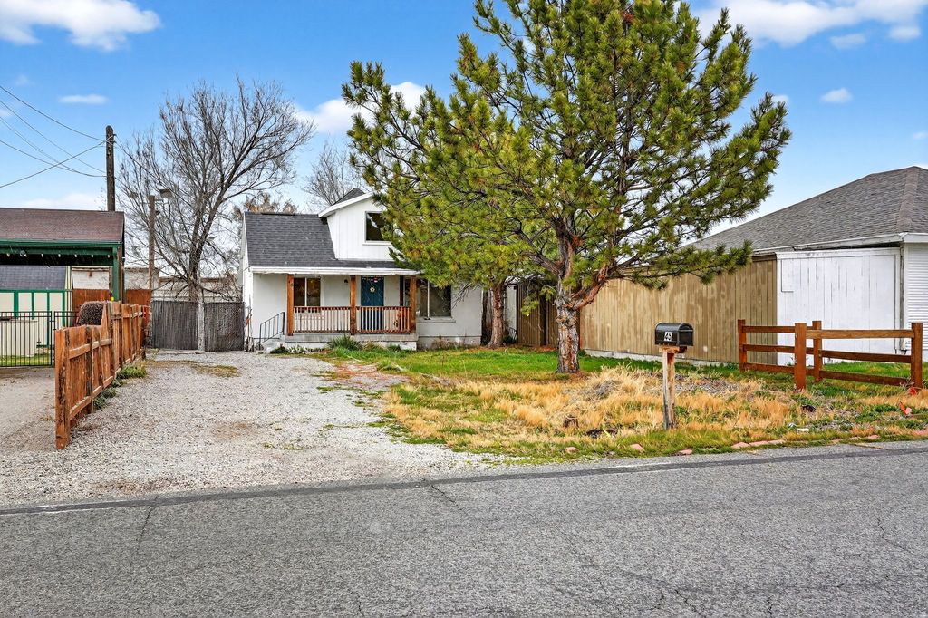 Photo of 45 E GUEST AVE, Salt Lake City, UT 84115 (MLS # 2142079)