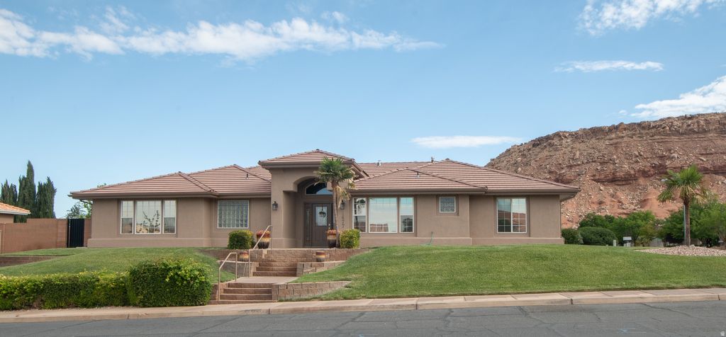 Photo of 1677 E 2330 ST S, Saint George, UT 84790 (MLS # 2155084)