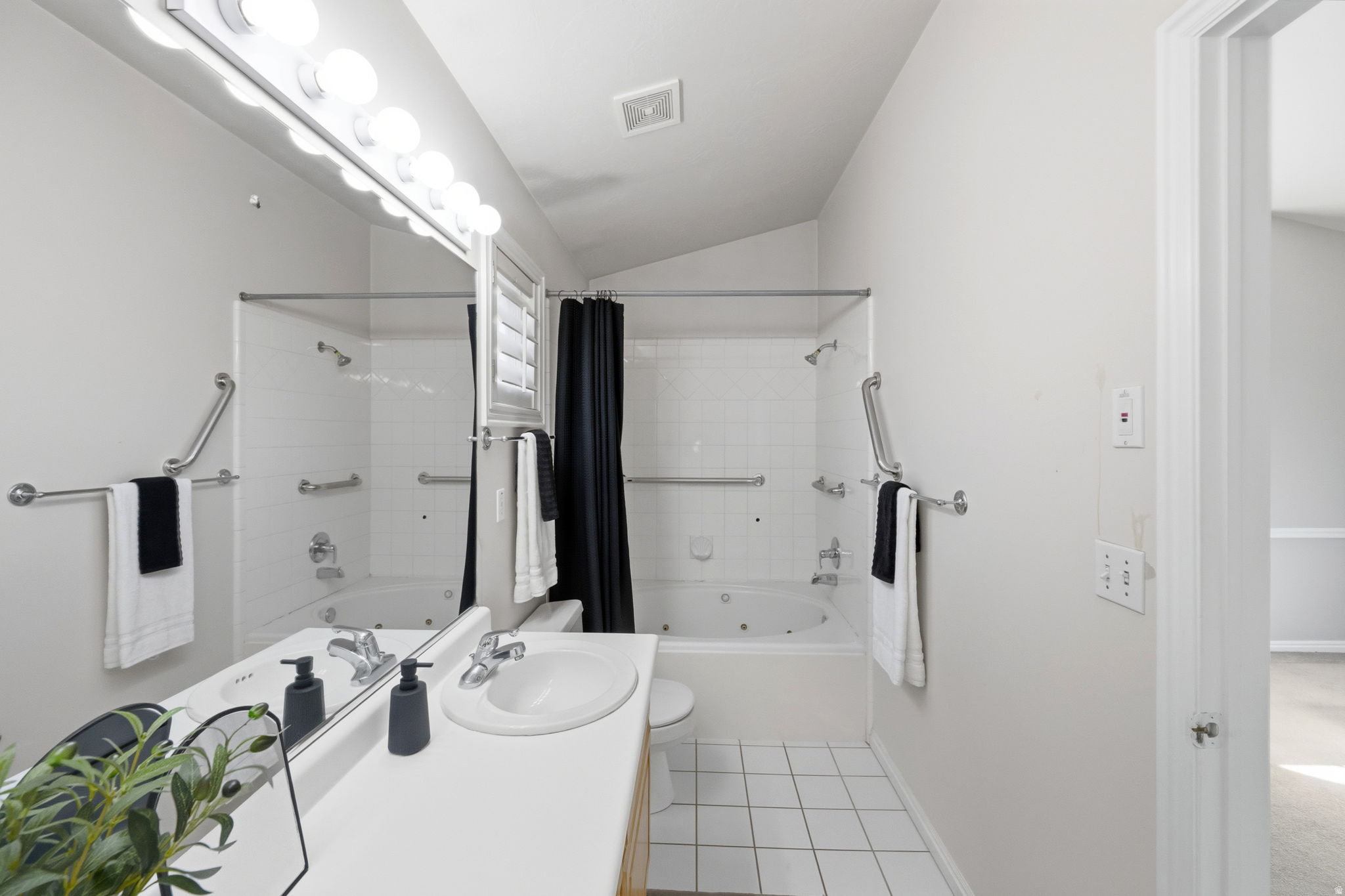 HIGHLAND PARK COURT - Residential
