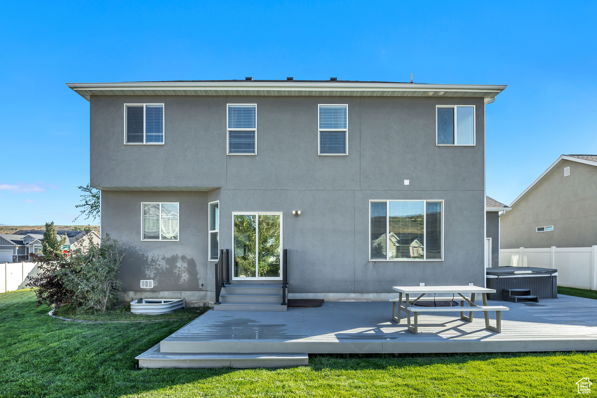 CANYON MEADOWS - Residential