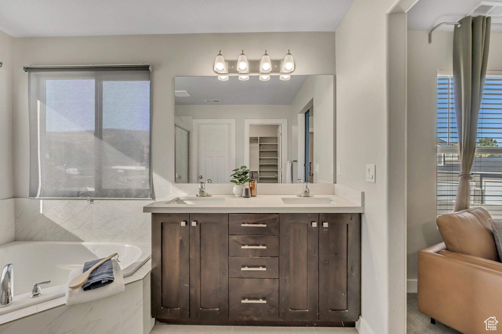CANYON MEADOWS - Residential