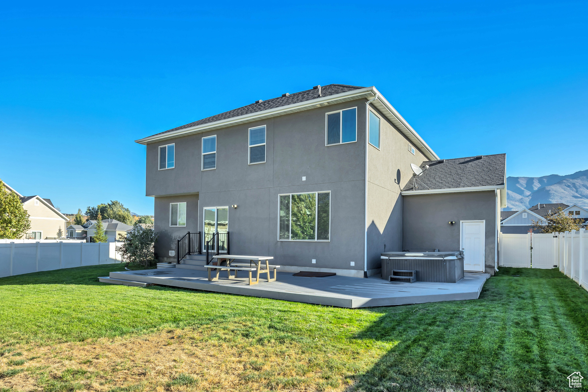 CANYON MEADOWS - Residential