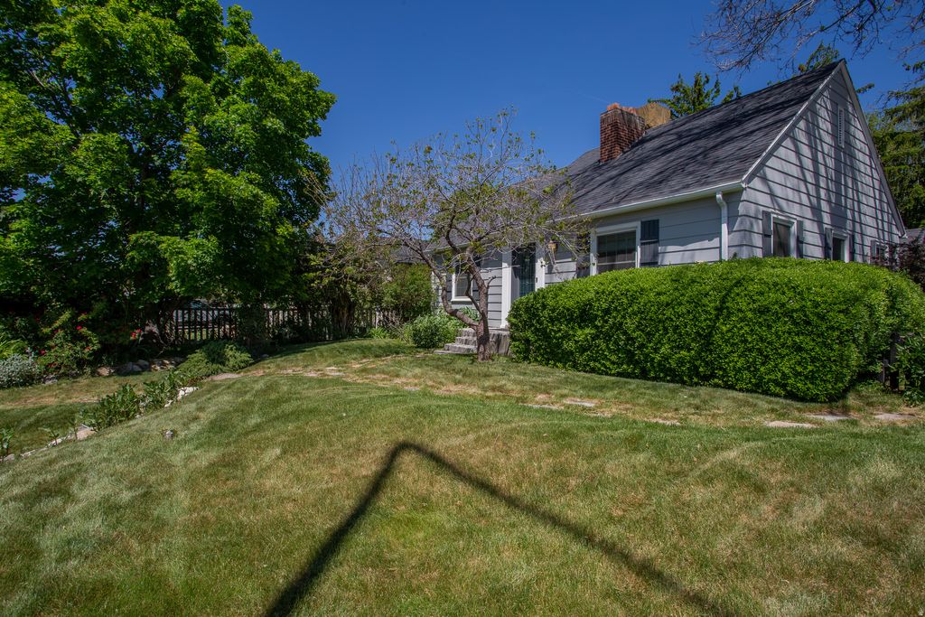 Photo of 3431 S 2300 E, Salt Lake City, UT 84109 (MLS # 2157207)