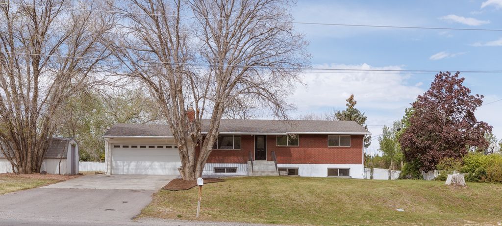 Photo of 270 S 300 E, Santaquin, UT 84655 (MLS # 2157118)
