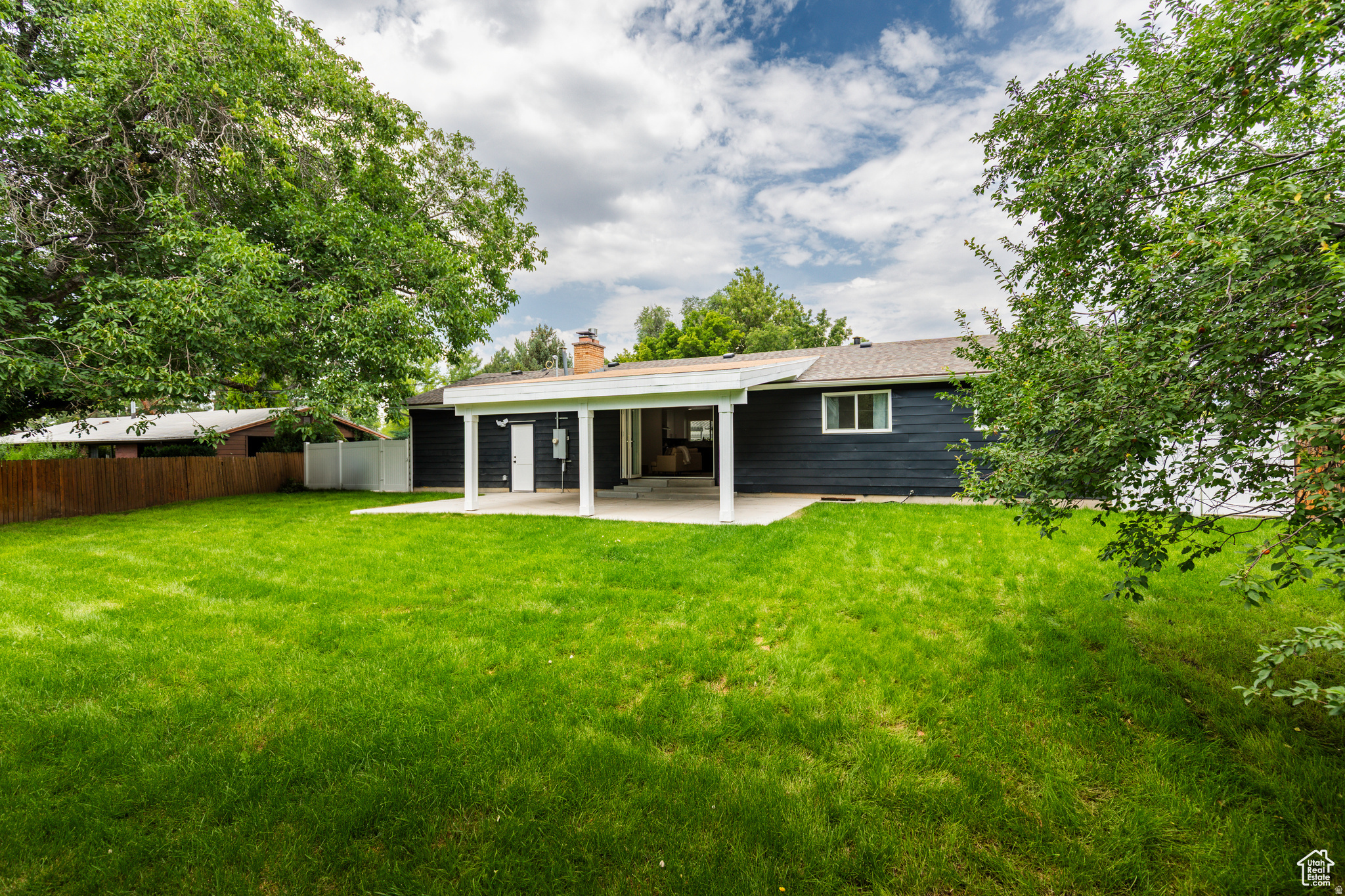 CROWN COLONY - Residential