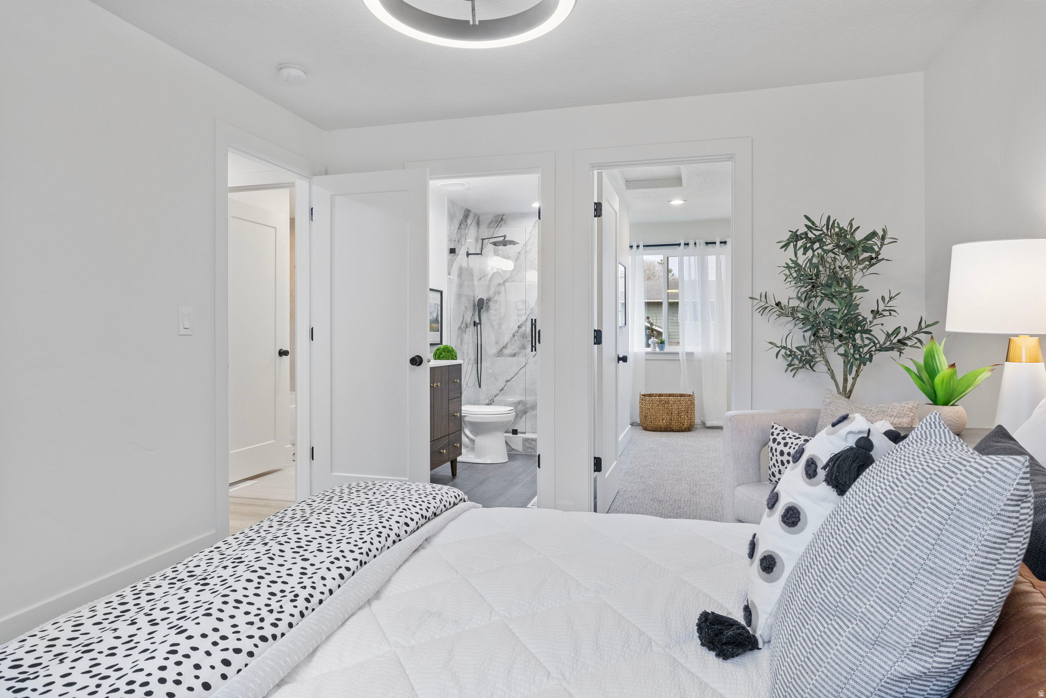 CROWN COLONY - Residential