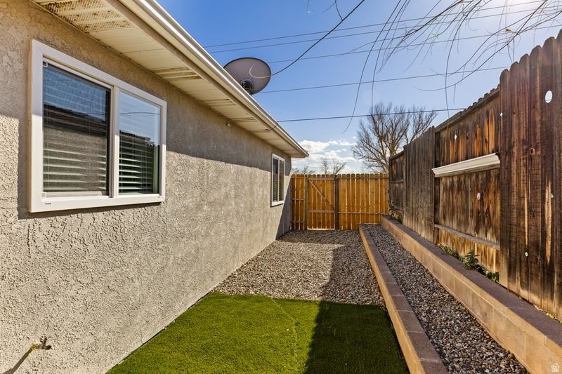 TWIN PALMS 1 - Residential Income