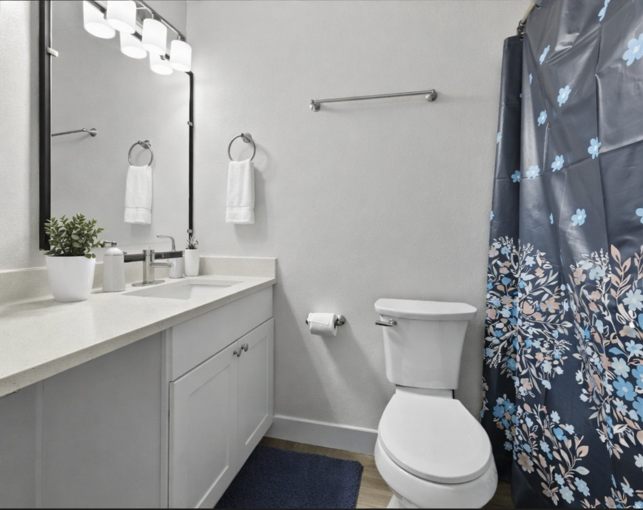 TWIN PALMS 1 - Residential Income