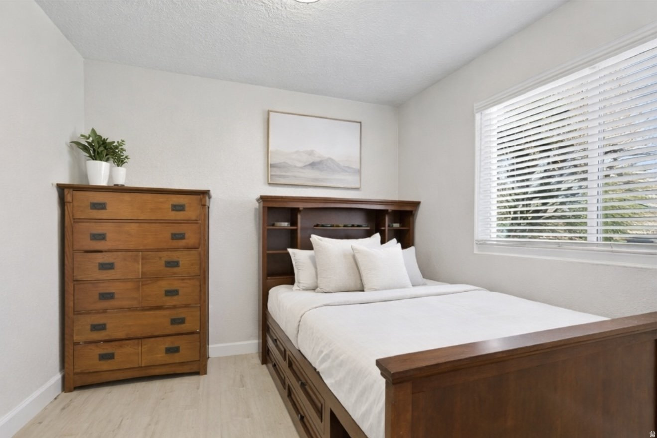 TWIN PALMS 1 - Residential Income