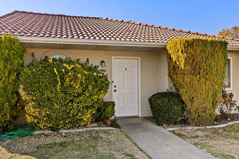 TWIN PALMS 1 - Residential Income