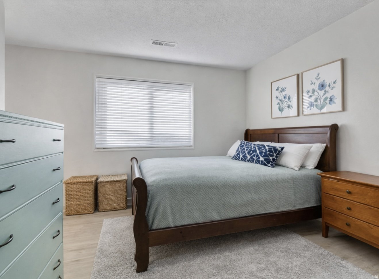 TWIN PALMS 1 - Residential Income