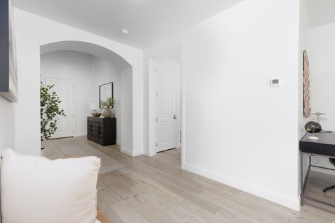 Tiny photo for 1418 N RUSTICO DR, Washington, UT 84780 (MLS # 2151640)