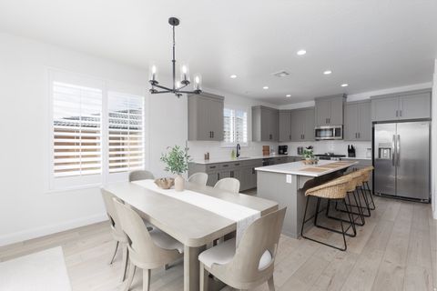 Tiny photo for 1418 N RUSTICO DR, Washington, UT 84780 (MLS # 2151640)