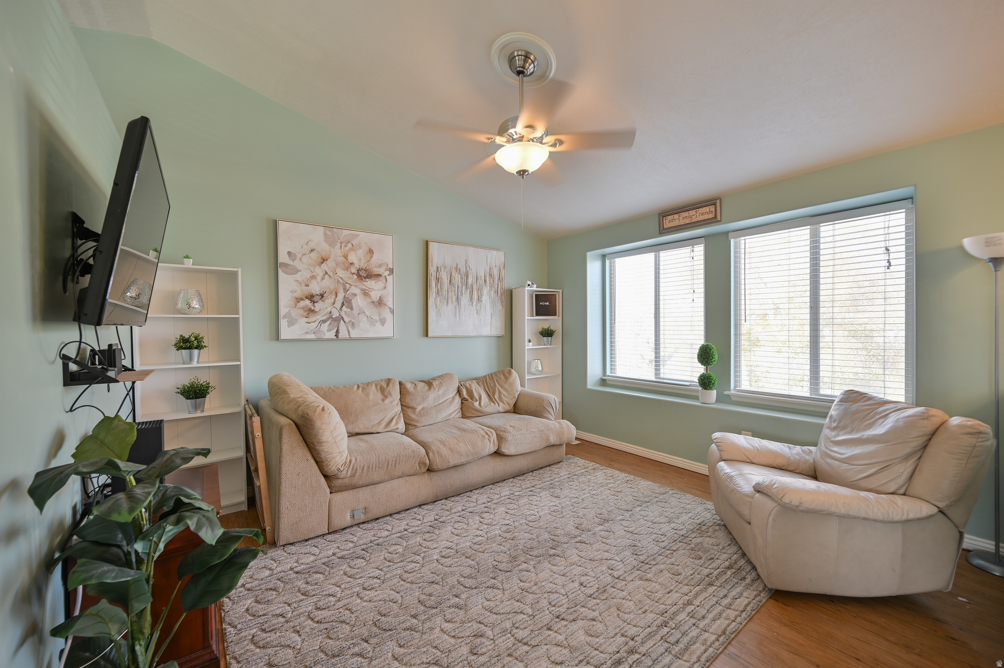 MIDDLE CANYON - Residential