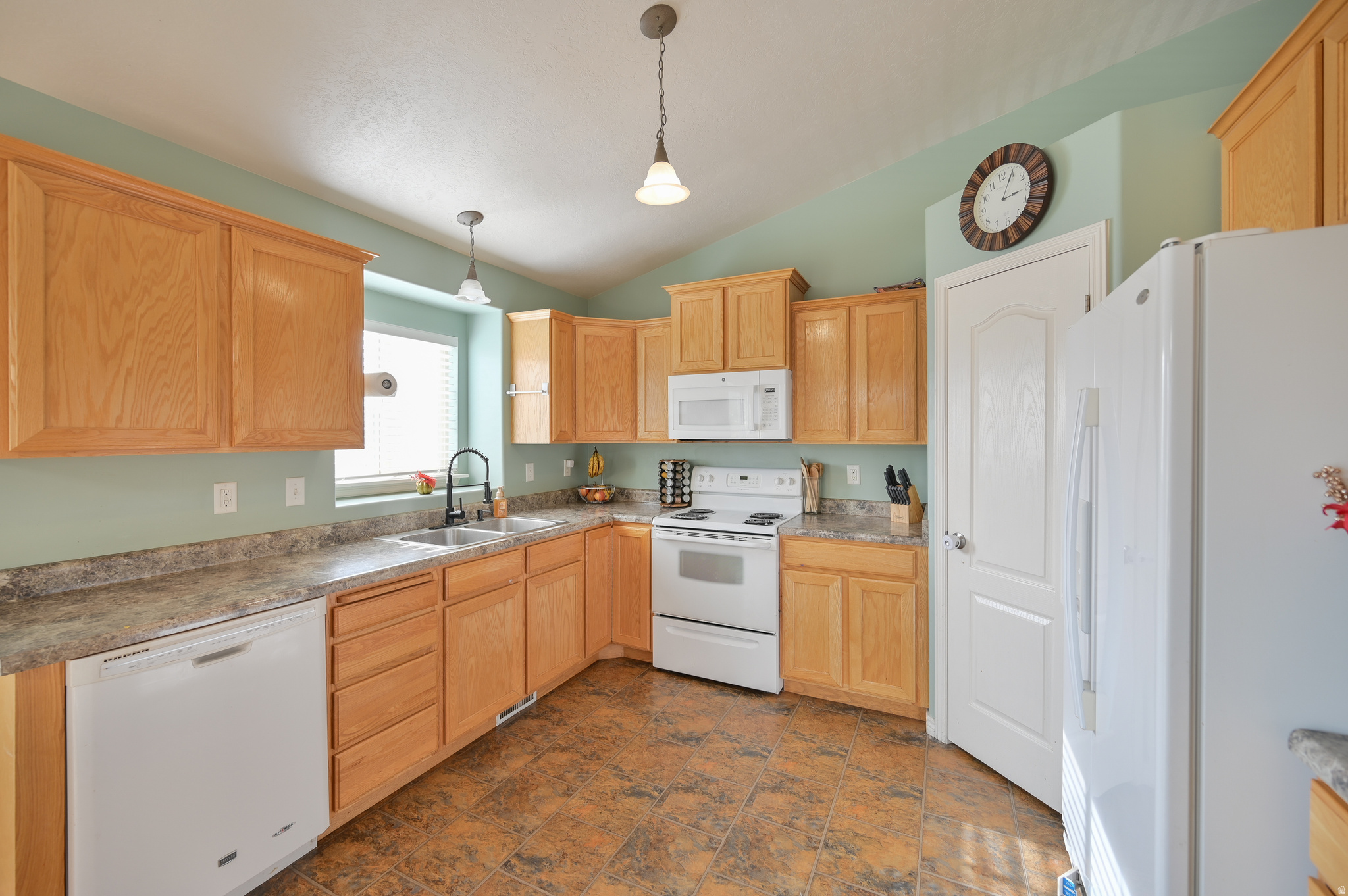 MIDDLE CANYON - Residential