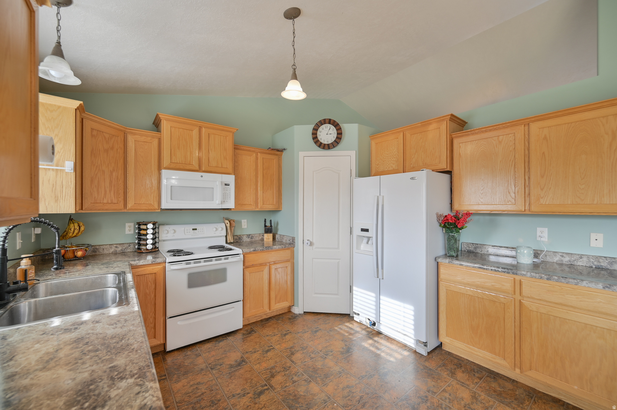 MIDDLE CANYON - Residential