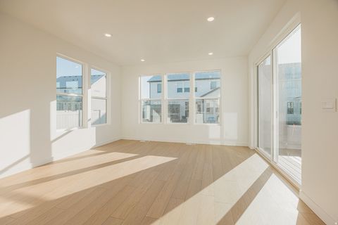 Tiny photo for 3008 N KINGBIRD DR #618, Eagle Mountain, UT 84005 (MLS # 2151038)