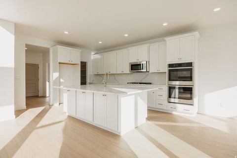 Tiny photo for 3008 N KINGBIRD DR #618, Eagle Mountain, UT 84005 (MLS # 2151038)
