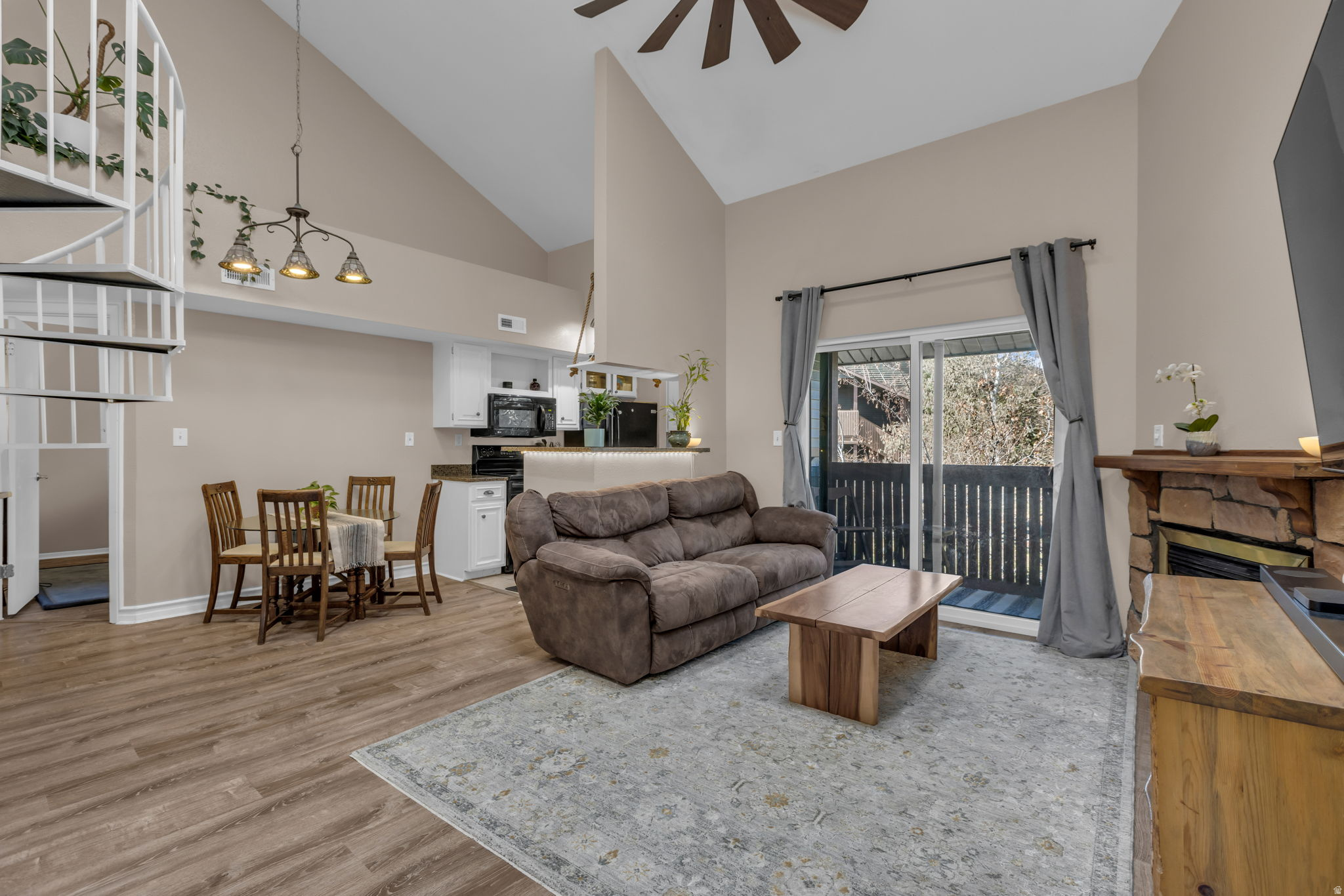 POWDERWOOD - Residential