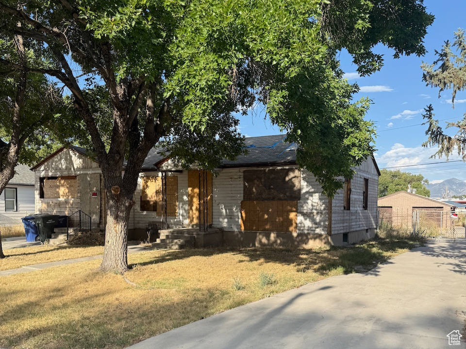 MELROSE GARDENS - Residential