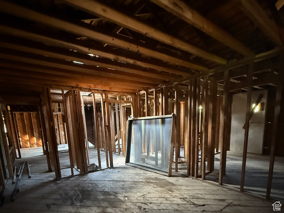 MELROSE GARDENS - Residential