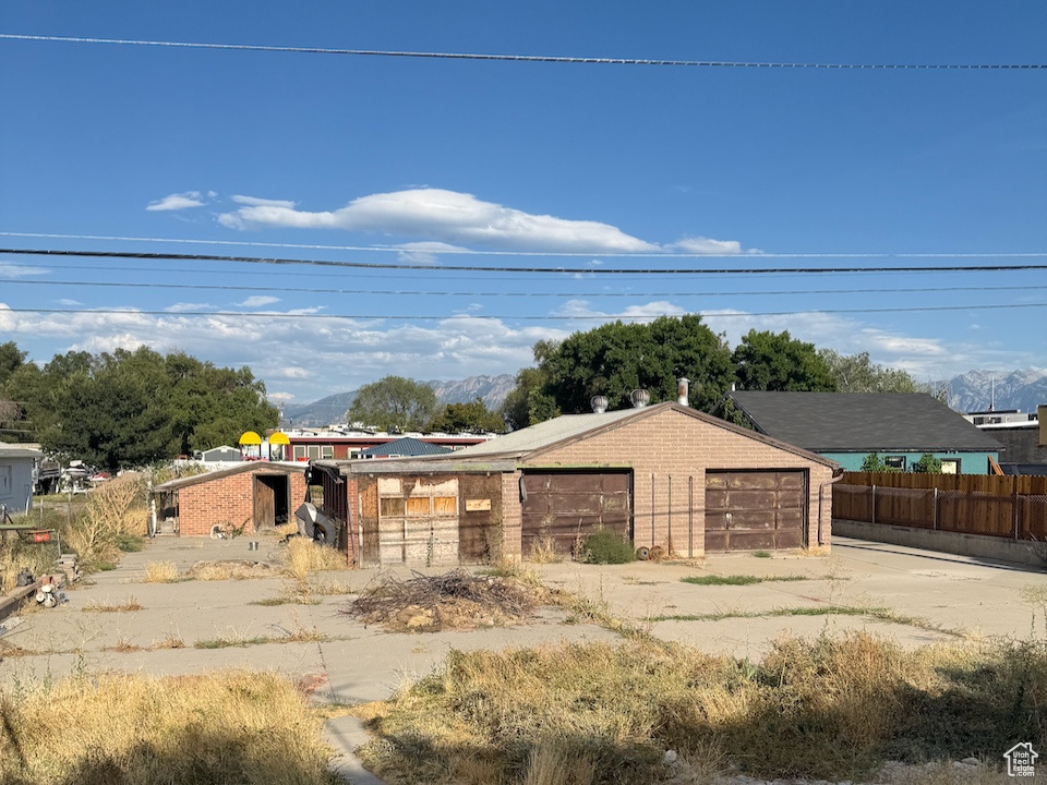 MELROSE GARDENS - Residential