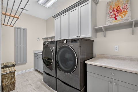 Tiny photo for 3226 E MARTHAS CV, Cottonwood Heights, UT 84093 (MLS # 2180170)