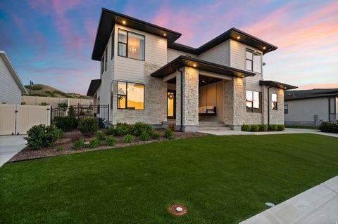 Photo of 4771 W JUNIPER BEND CIR, Herriman, UT 84096 (MLS # 2129870)