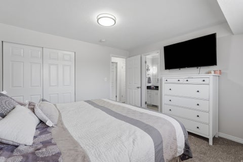 Tiny photo for 914 W 2600 N, Clinton, UT 84015 (MLS # 2175662)