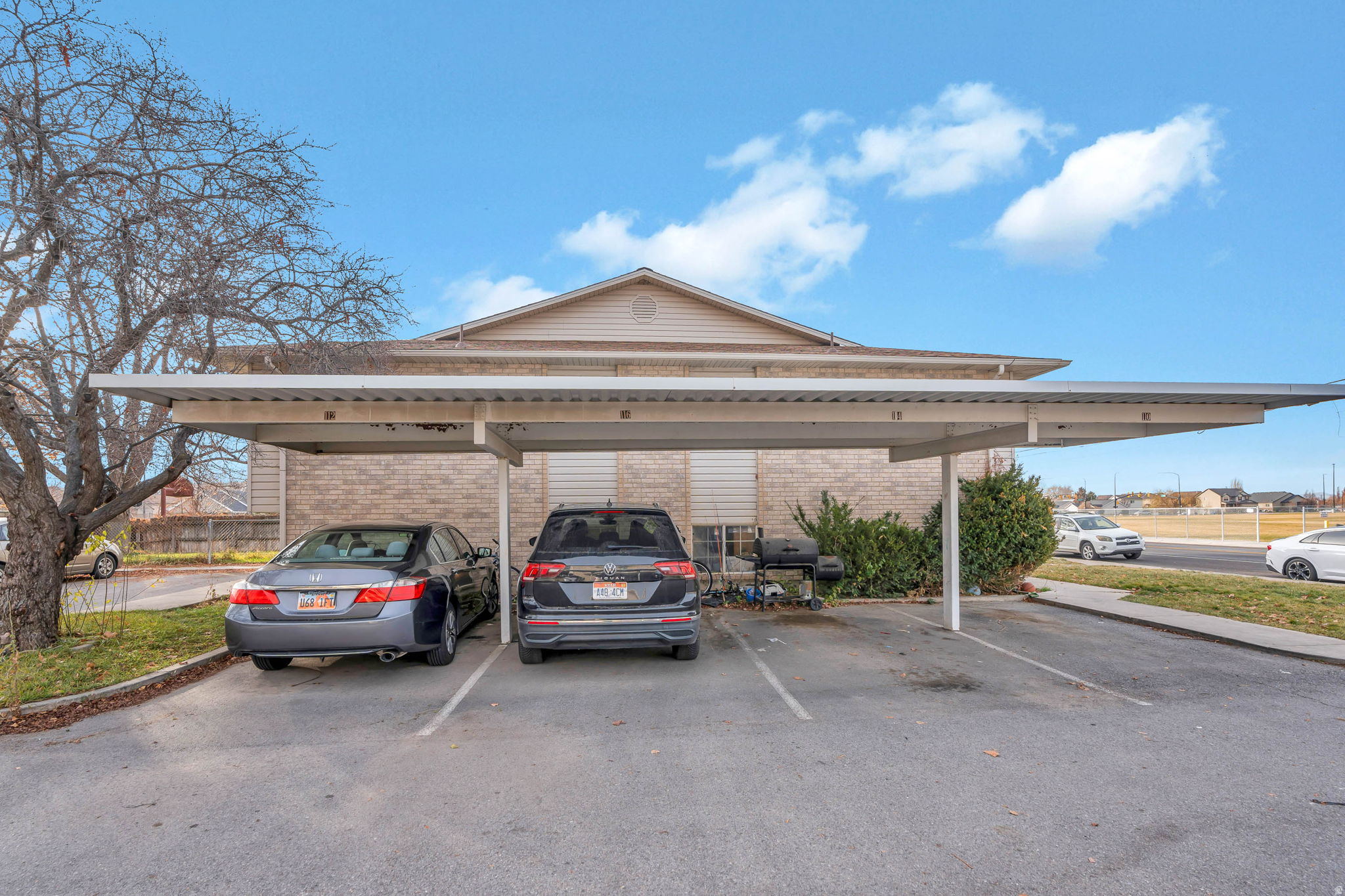 SUMMERS RIDGE TOWN H - Residential