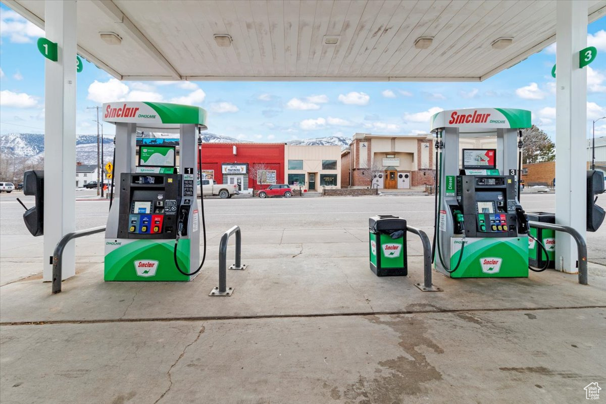 DAILEY MINOR - Commercial Sale