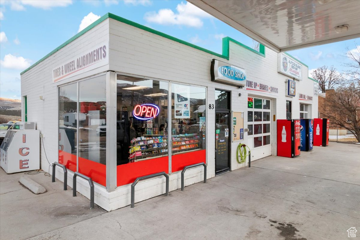 DAILEY MINOR - Commercial Sale