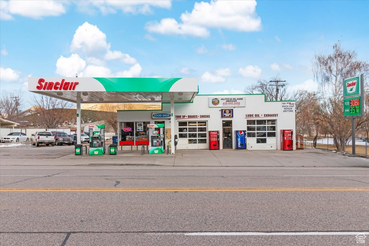 DAILEY MINOR - Commercial Sale