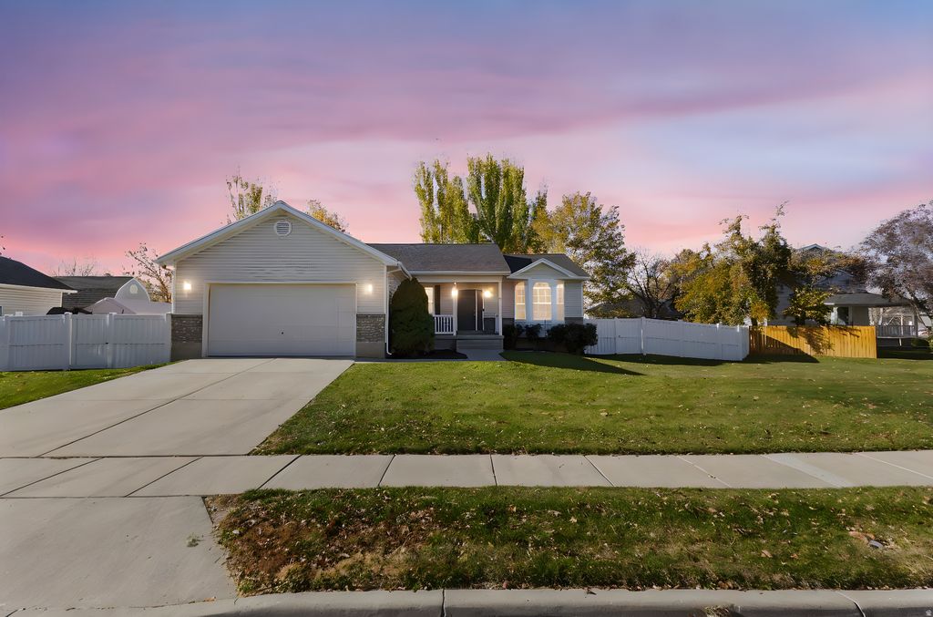 Photo of 800 COUNTRY DR, Stansbury Park, UT 84074 (MLS # 2122481)