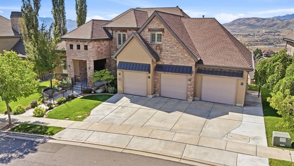 5119 N RAVENCREST LN, LEHI, UT 84048 - Image 83392e37cdebdfaca4a00deceaded2fc/3997329608