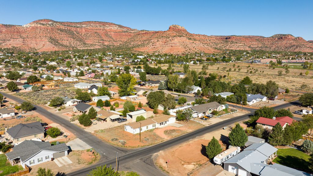 Photo of 1686 S POWELL DR, Kanab, UT 84741 (MLS # 2119874)