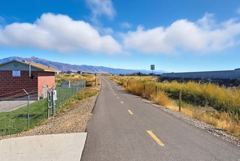 Tiny photo for 1278 S GRACE WAY, Layton, UT 84041 (MLS # 2158156)