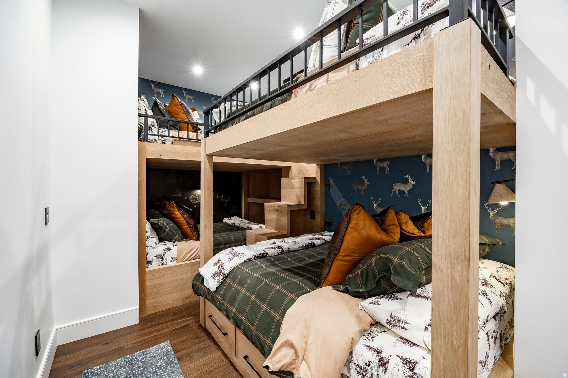 ASPEN SPRINGS RANCH - Residential