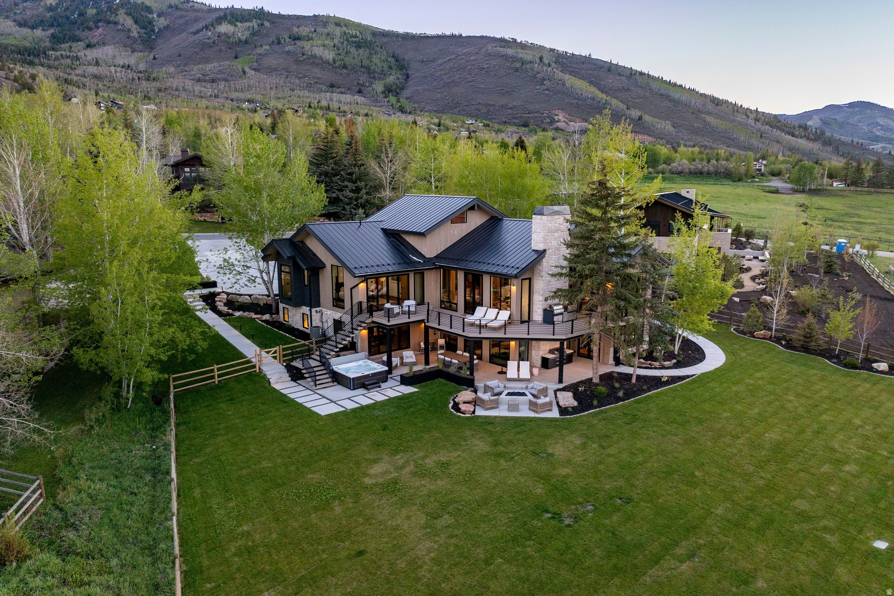 ASPEN SPRINGS RANCH - Residential