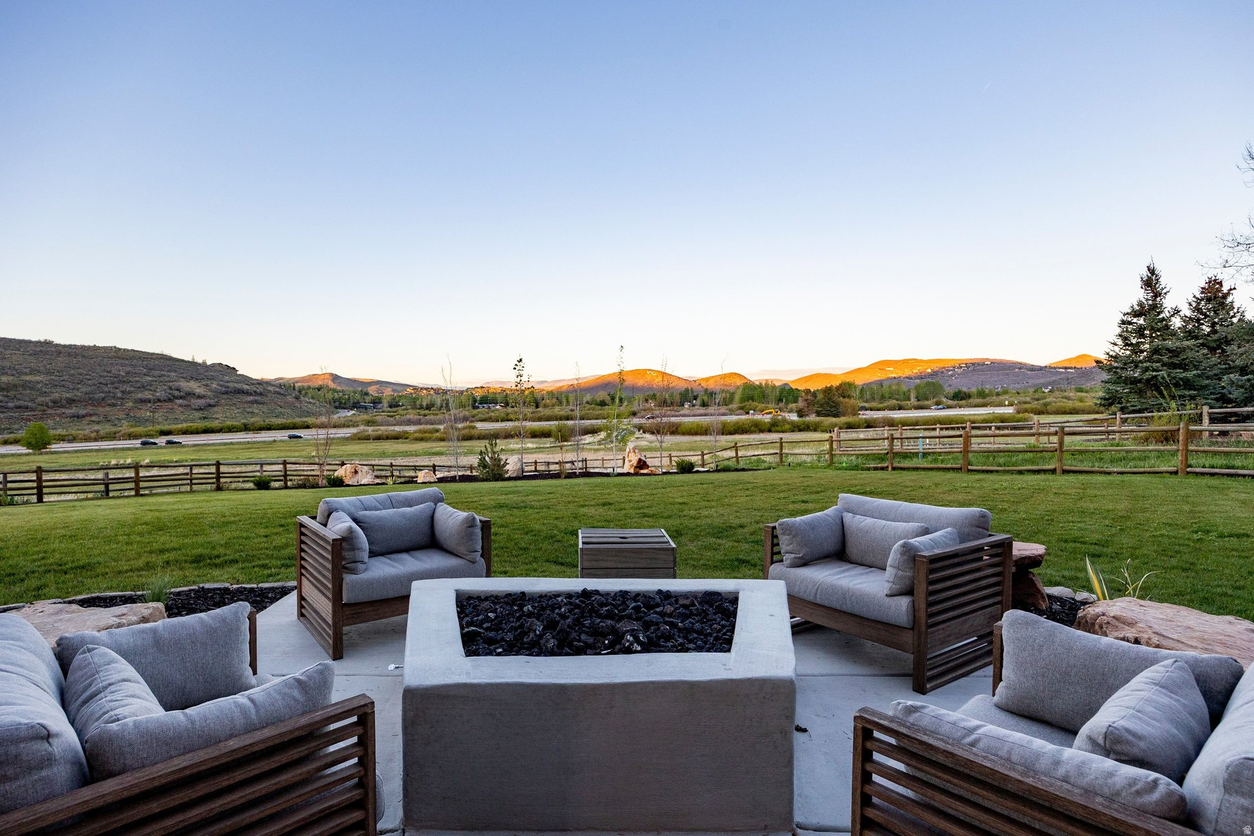 ASPEN SPRINGS RANCH - Residential
