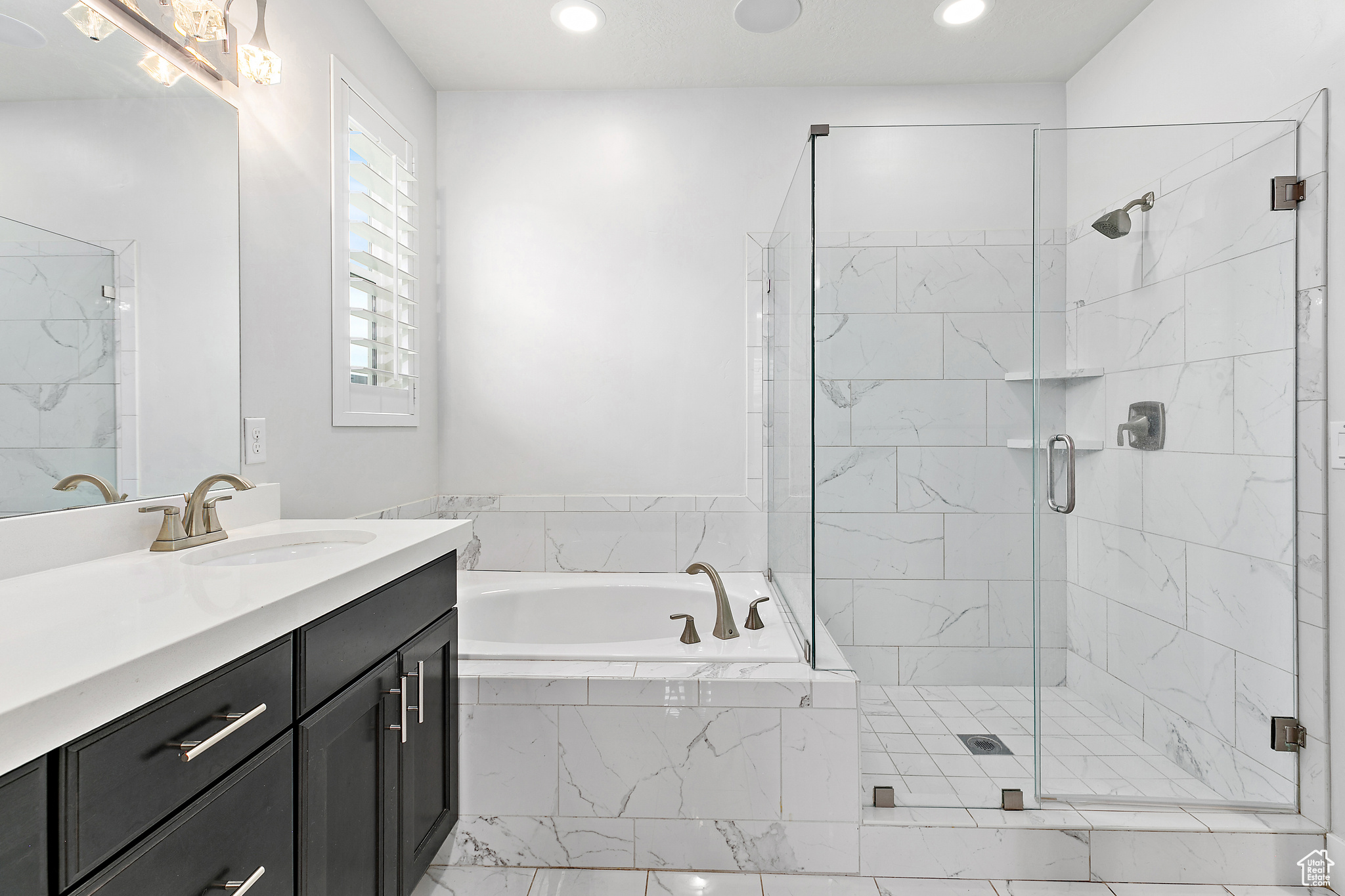 BROADVIEW SHORES - Residential