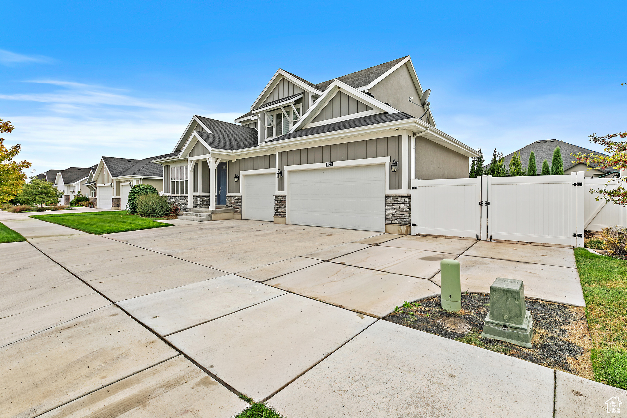 BROADVIEW SHORES - Residential