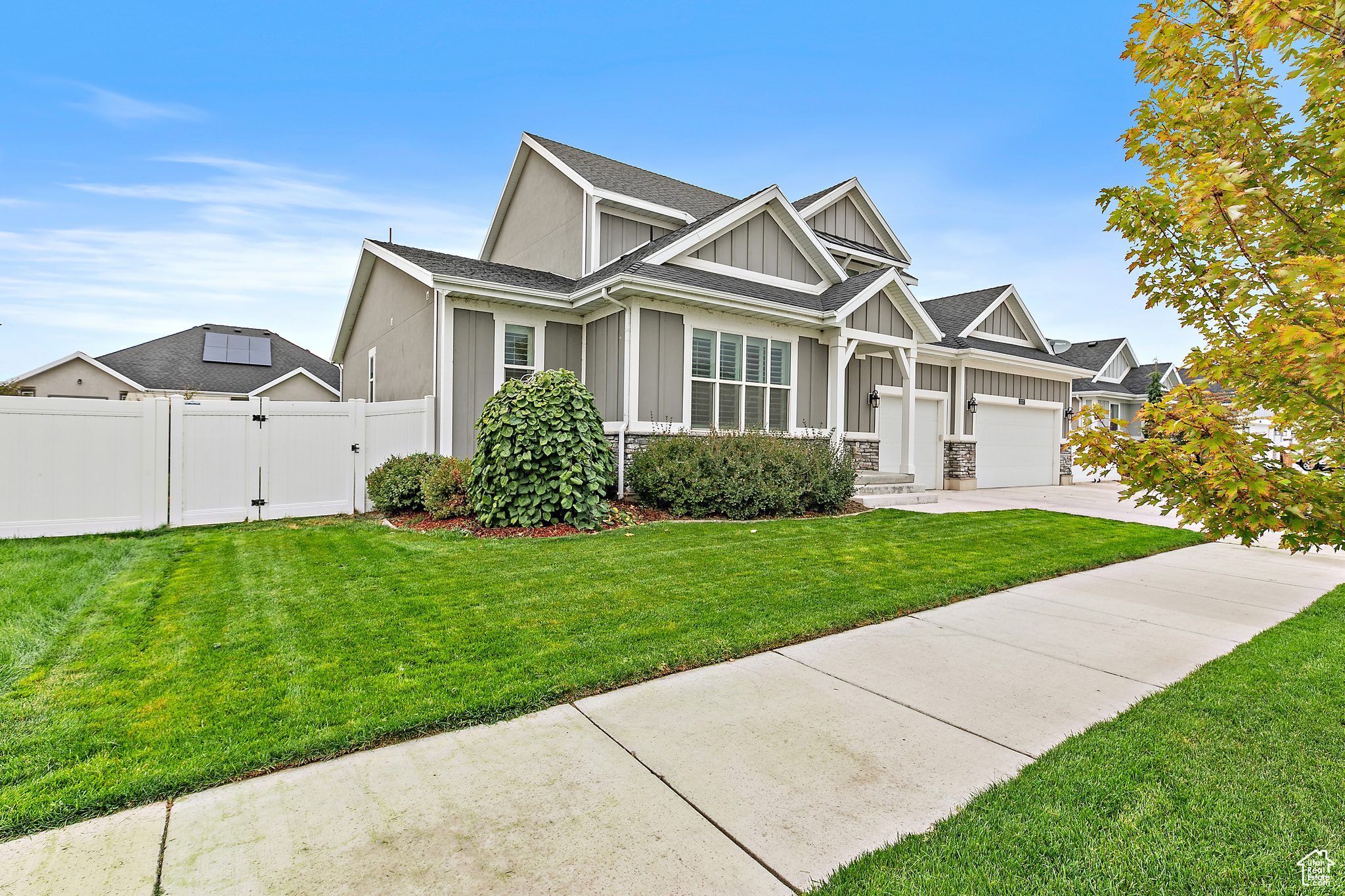 BROADVIEW SHORES - Residential