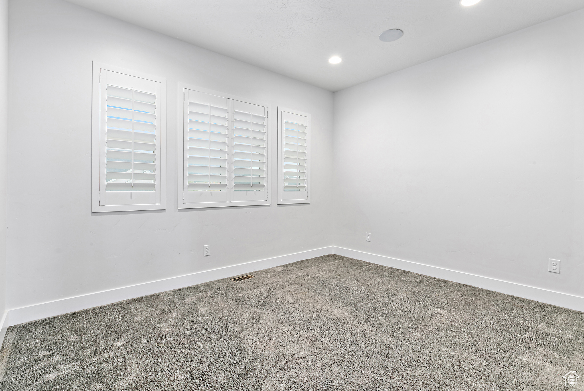 BROADVIEW SHORES - Residential