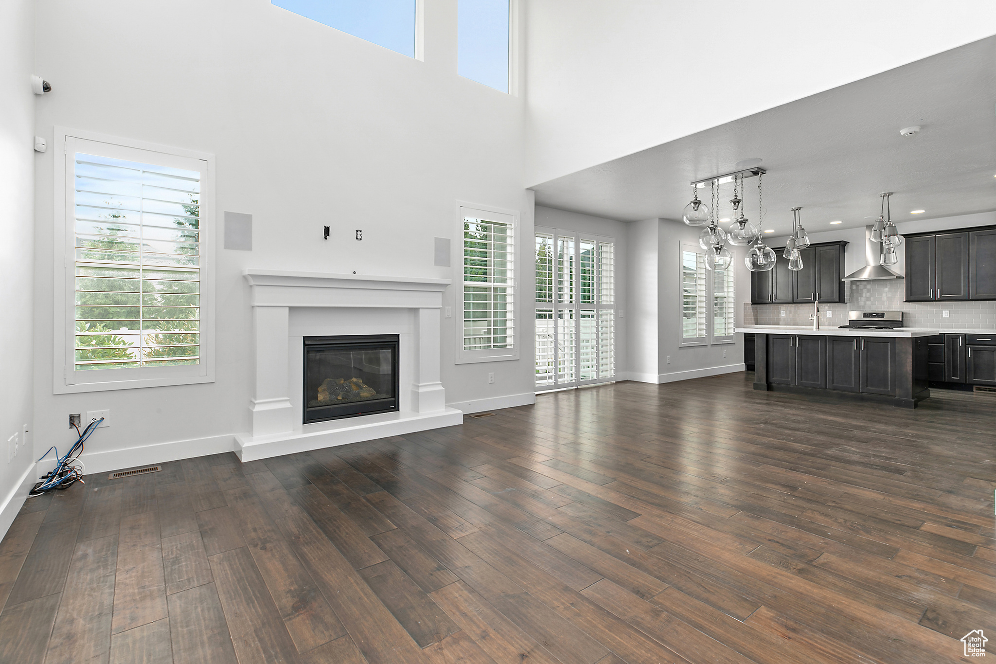 BROADVIEW SHORES - Residential