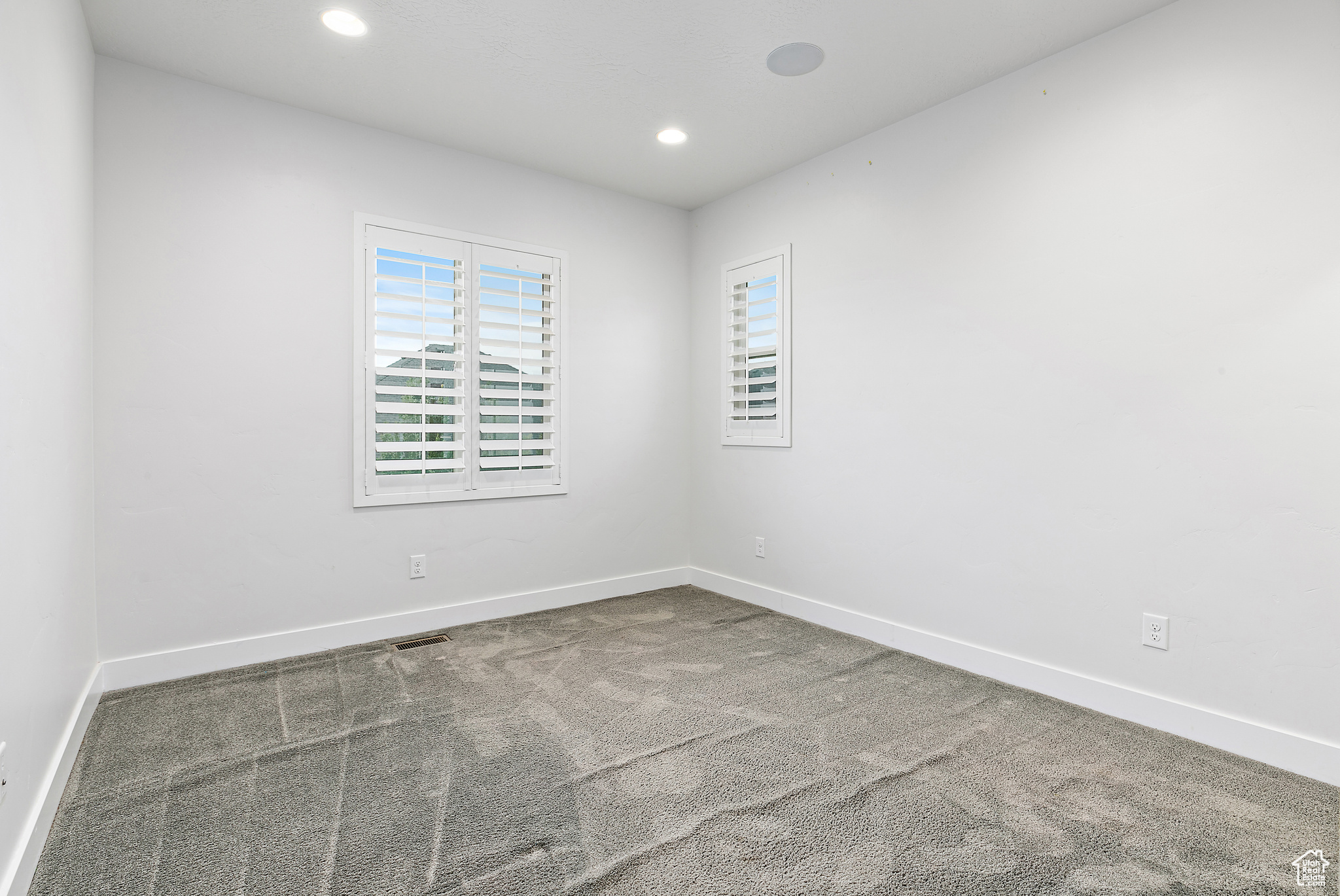 BROADVIEW SHORES - Residential
