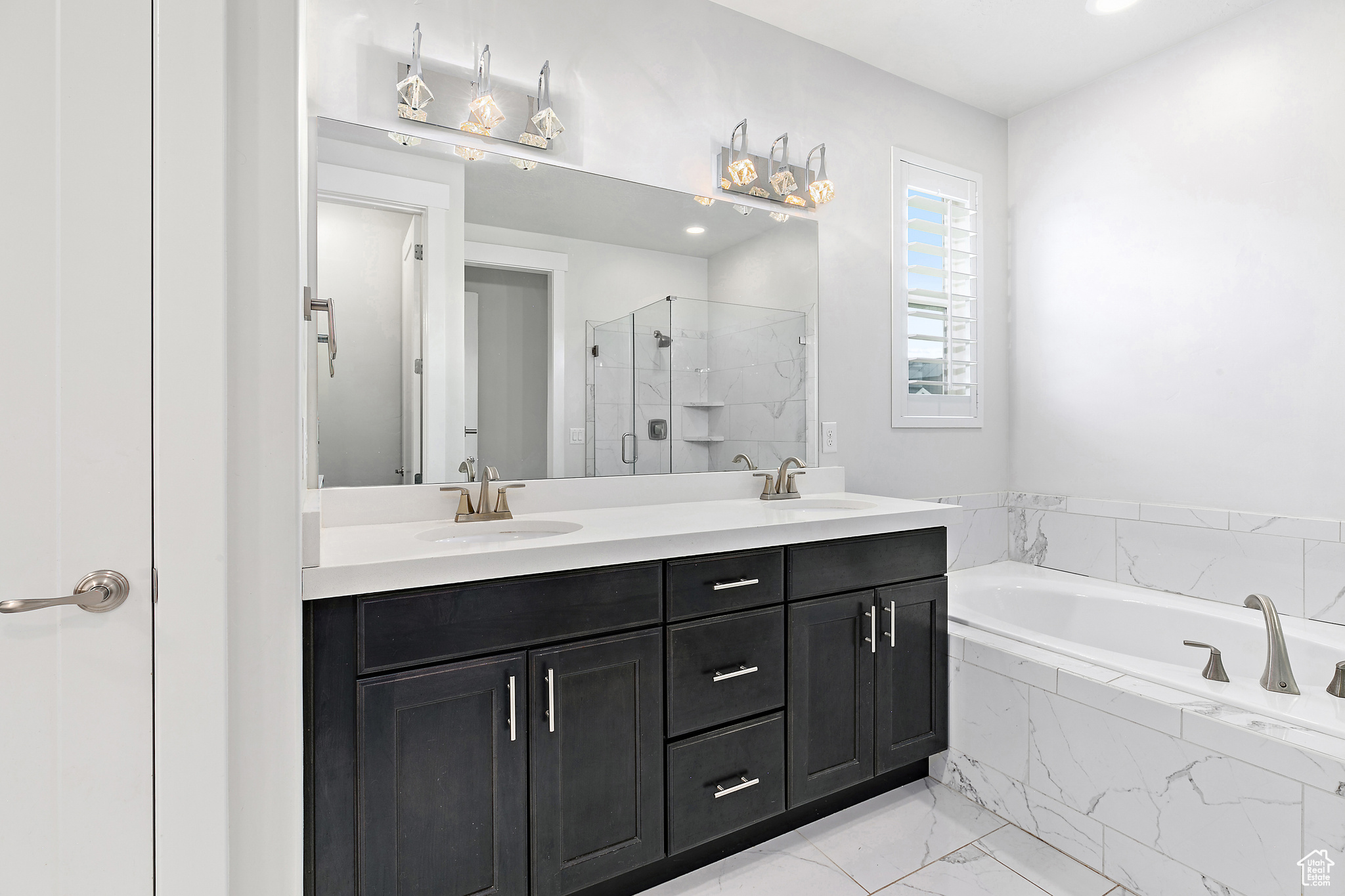 BROADVIEW SHORES - Residential