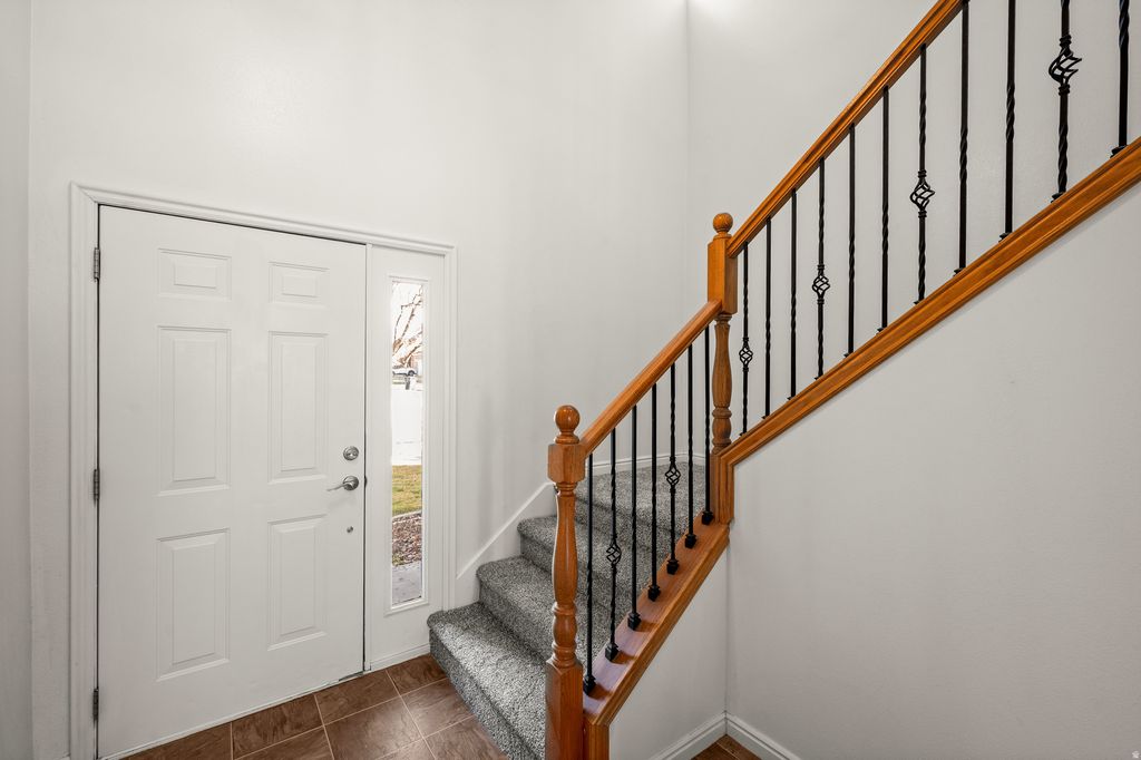 Photo of 259 E SUNSHINE DR, Saratoga Springs, UT 84045 (MLS # 2141990)